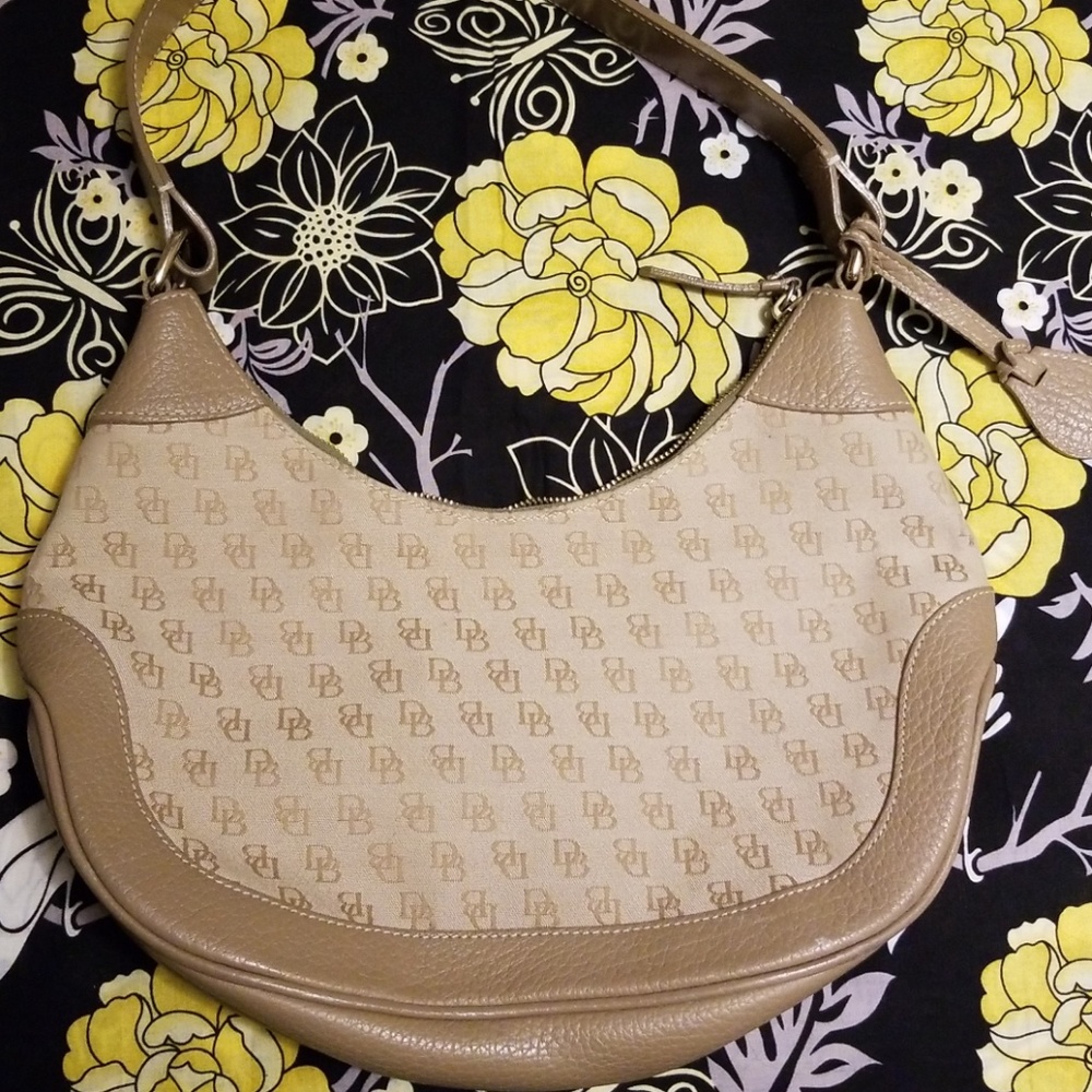 Dooney and Bourke purse